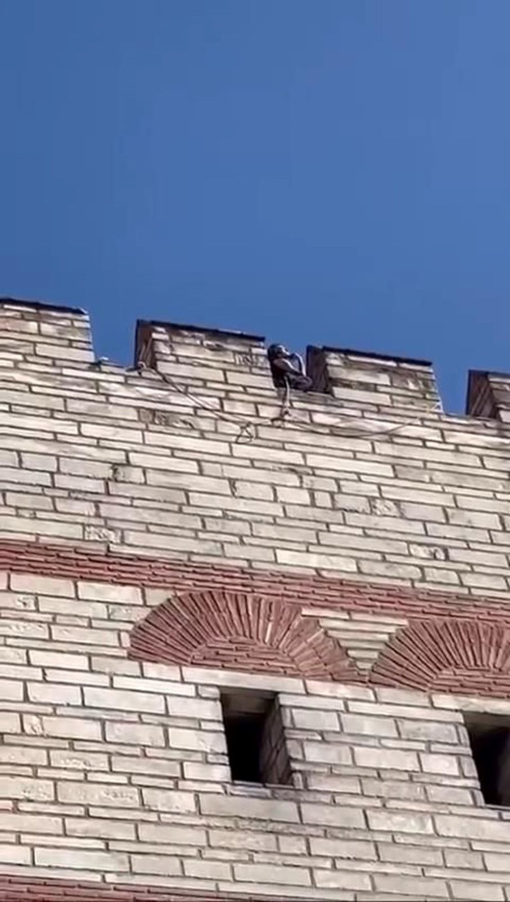 Genç kızları öldüren caninin odasından fotoğraflar: Kemik sıyırma bıçağı, garip objeler ve semboller... Komşuları ne anlattı? - 1