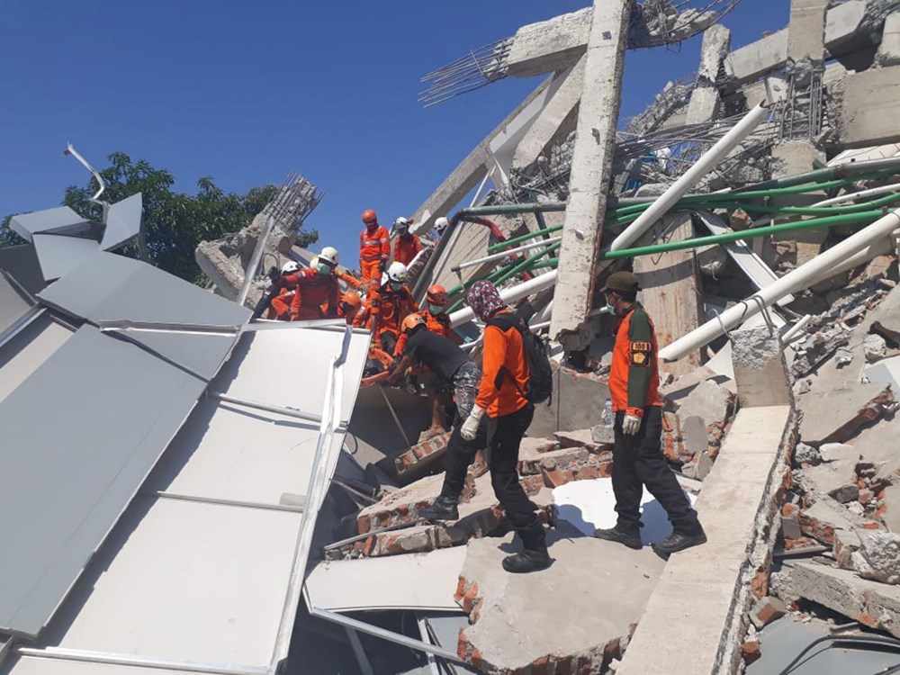Endonezya’daki deprem: Ölü sayısı bin 203'e yükseldi - 1