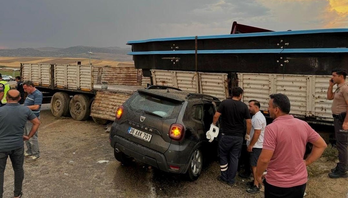 Kırıkkale'de TIR ile otomobil çarpıştı: 6 yaralı Kırıkkale'de TIR ile otomobil çarpıştı: 6 yaralı