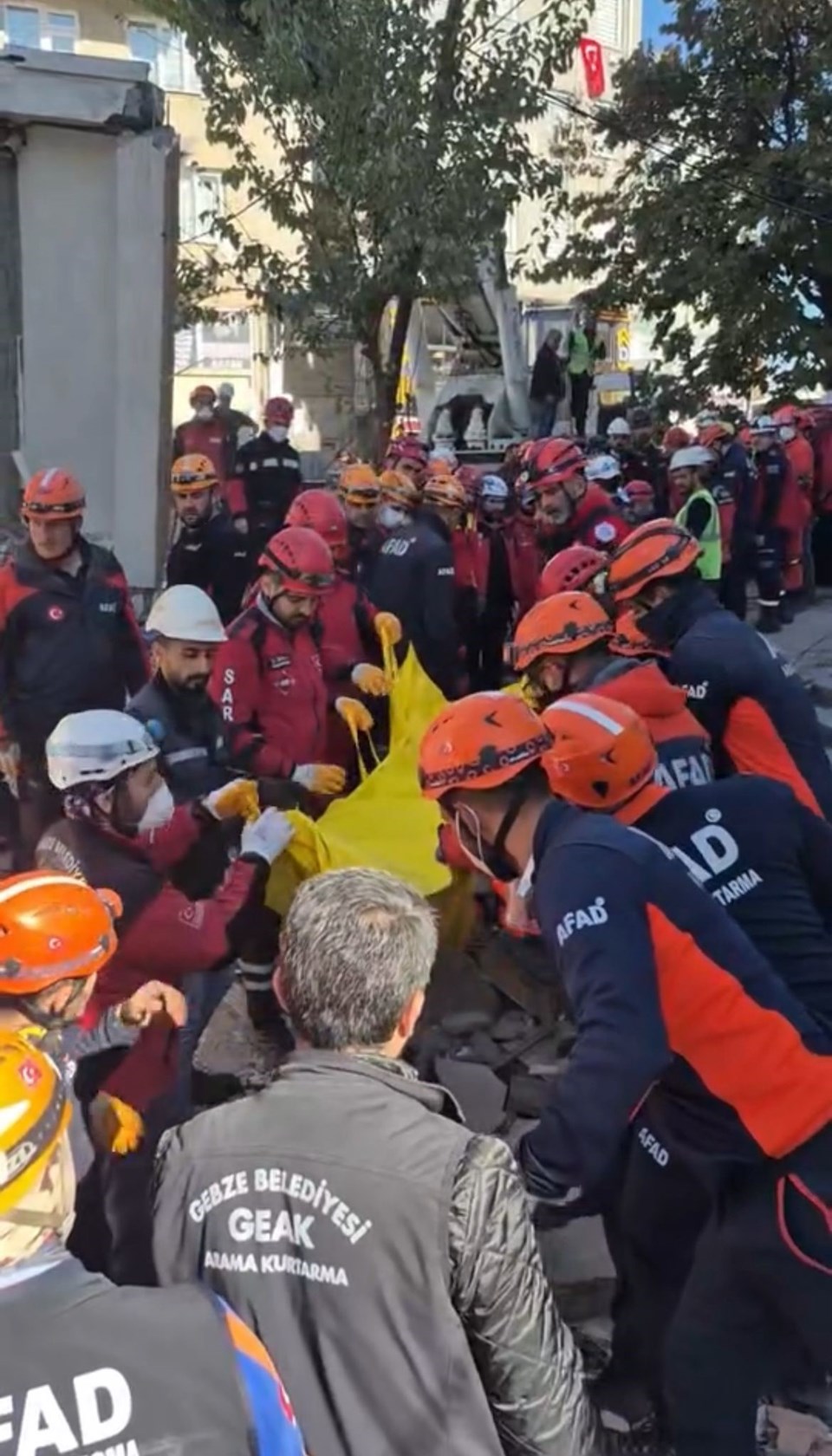 Gebze'de 7 katlı bina çöktü: İki can kaybı var - 2