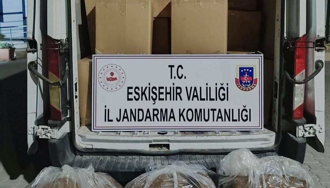 Adana'dan Eskişehir'e 1 ton kaçak tütün getirdi