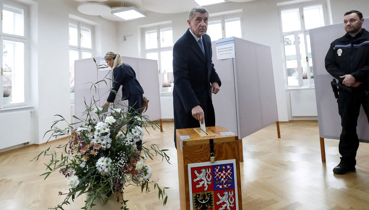 Çekya'da cumhurbaşkanlığı seçimi ikinci tura kaldı