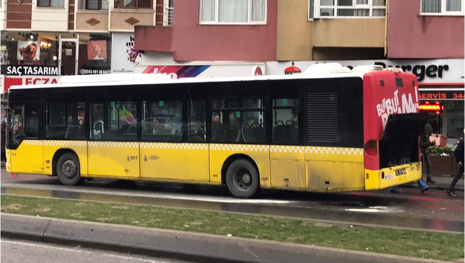 Uskudar Da Iett Otobusunde Yangin Ntv