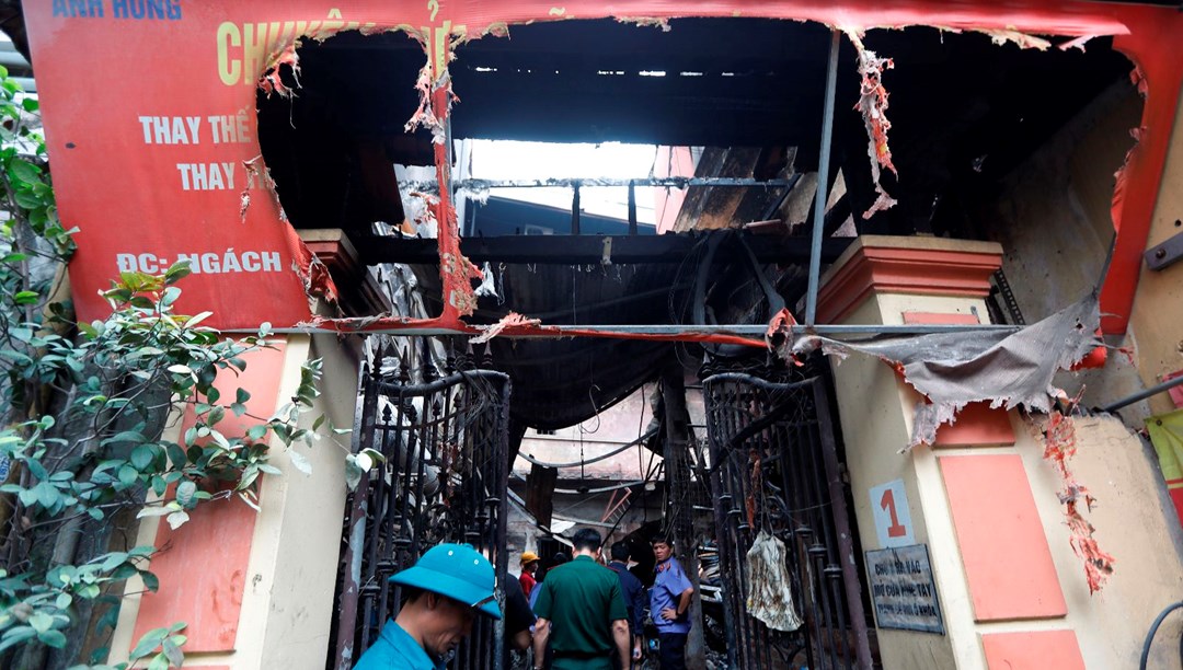 Vietnam da apartman yandı 14 ölü 6 yaralı