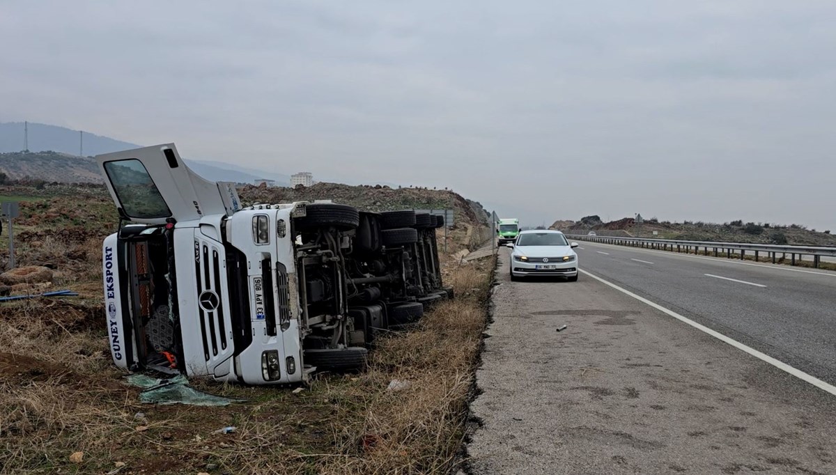 Gaziantep'te kontrolden çıkan tanker yan yattı