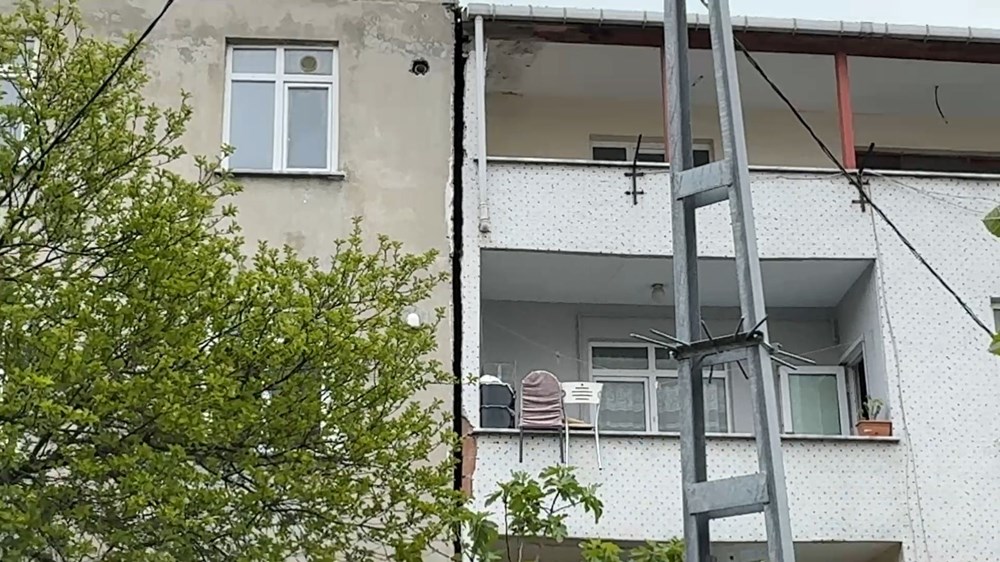 İstanbul'da sarsıntı: Avcılar'da sekiz katlı binada derin çatlaklar oluştu 74 E51v oq1hUSYe2RF294wHw