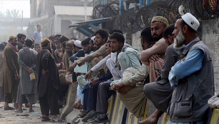 Pakistan, Afgan göçmenleri ülkelerine gönderiyor