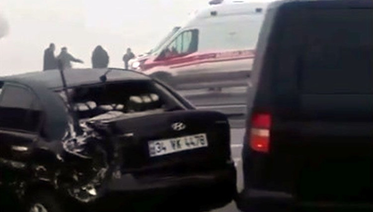 Yoğun sis zincirleme kazaya neden oldu: 18 yaralı Yoğun sis zincirleme kazaya neden oldu: 18 yaralı