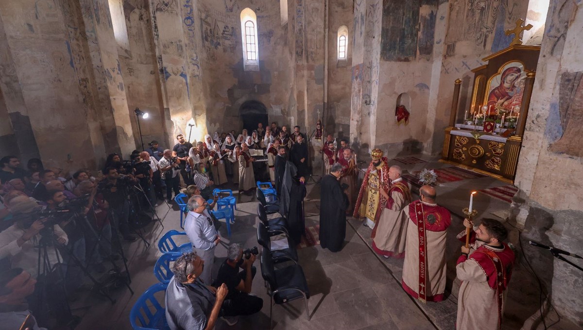 Tarihi Akdamar Kilisesi'nde 10'uncu ayin