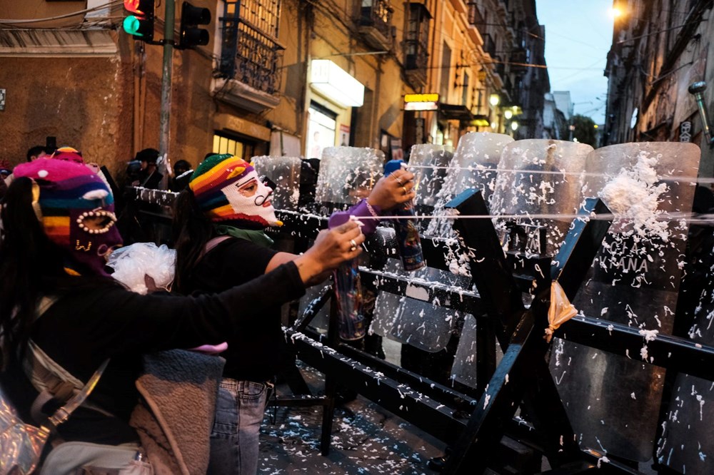 Dünya'da 8 Mart: Avrupa'dan Asya'ya kadınlar sokaklara döküldü - 1