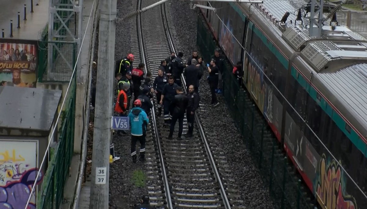 Marmaray'da intihar! Raylara atlayan bir kişi hayatını kaybetti