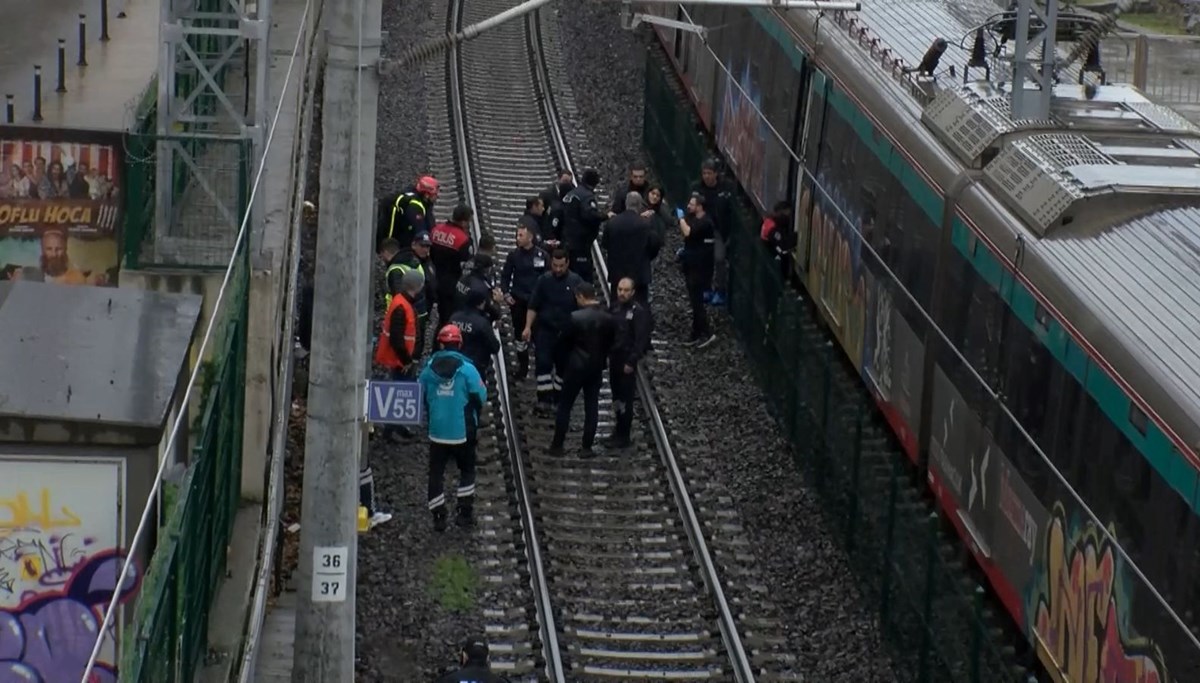 Marmaray'da intihar! Raylara atlayan bir kişi hayatını kaybetti Marmaray'da intihar! Raylara atlayan bir kişi hayatını kaybetti