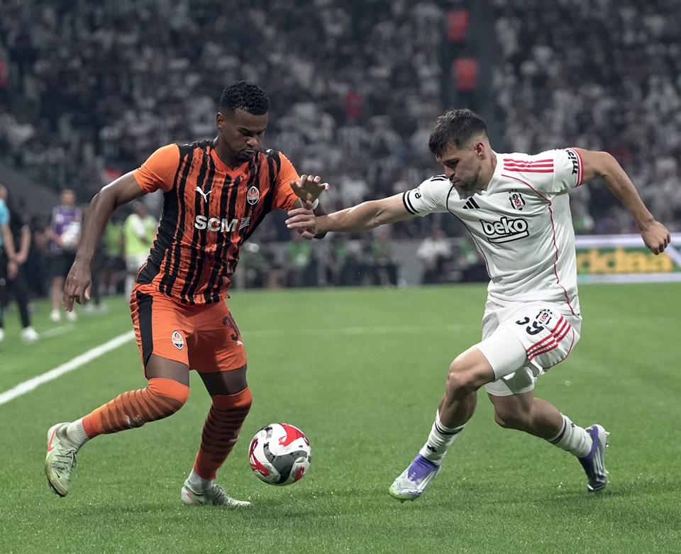 Beşiktaş'ta yeni transferden olay karar: Tepkiler arttı, dayanamayıp kapattı! - 1