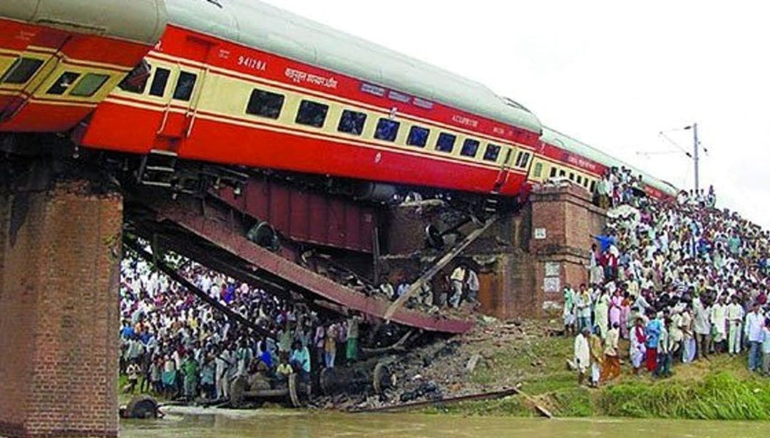 Fransa'dan Hindistan'a tarihin en büyük tren kazaları