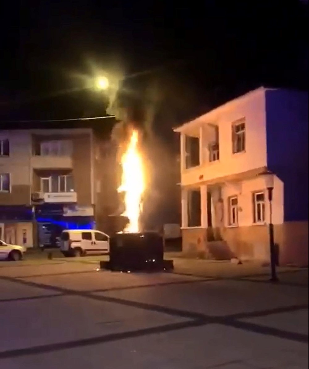 Edirne'nin Uzunköprü ilçesinde Adalet Anıtı ateşe verildi: 1 kişi tutuklandı - 3