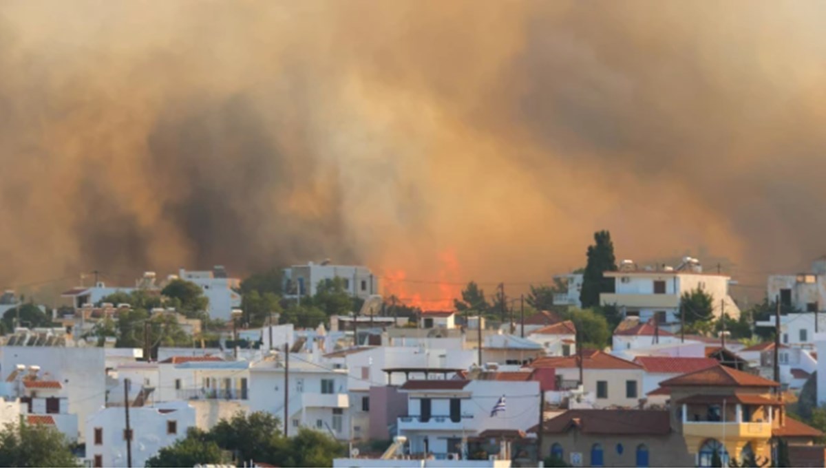 Rodos yangını kontrol altına alınamıyor Rodos yangını kontrol altına alınamıyor