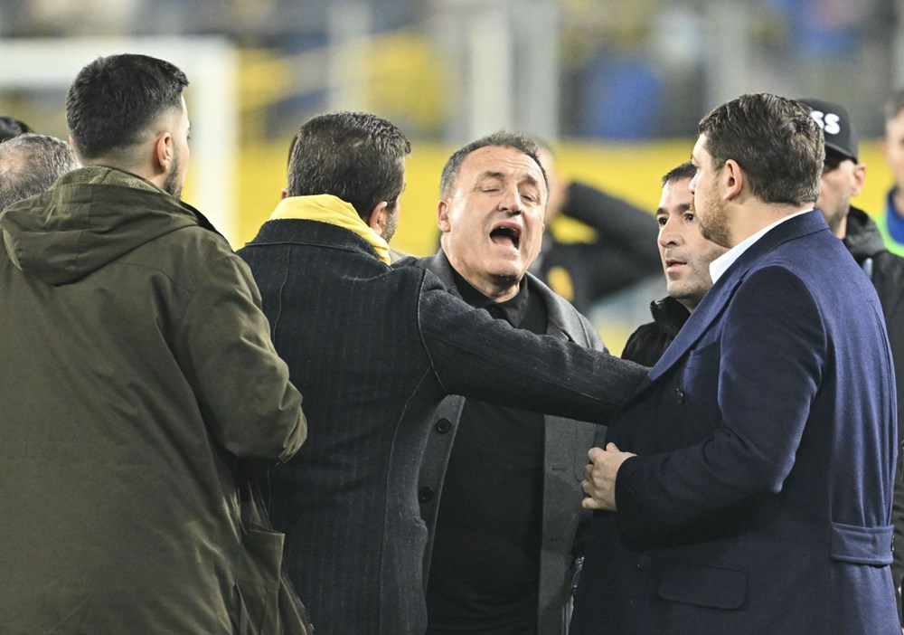MKE Ankaragücü Kulübü Başkanı Faruk Koca hakem Halil Umut Meler'e yumruk attı - 18