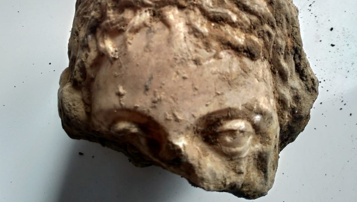 Düzce Konuralp’teki kazıda heykel başı bulundu