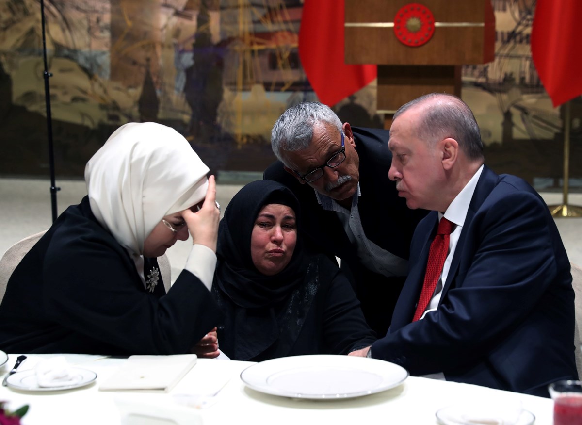 Cumhurbaşkanı Recep Tayyip Erdoğan eşi Emine Erdoğan ile Dolmabahçe Çalışma Ofisi