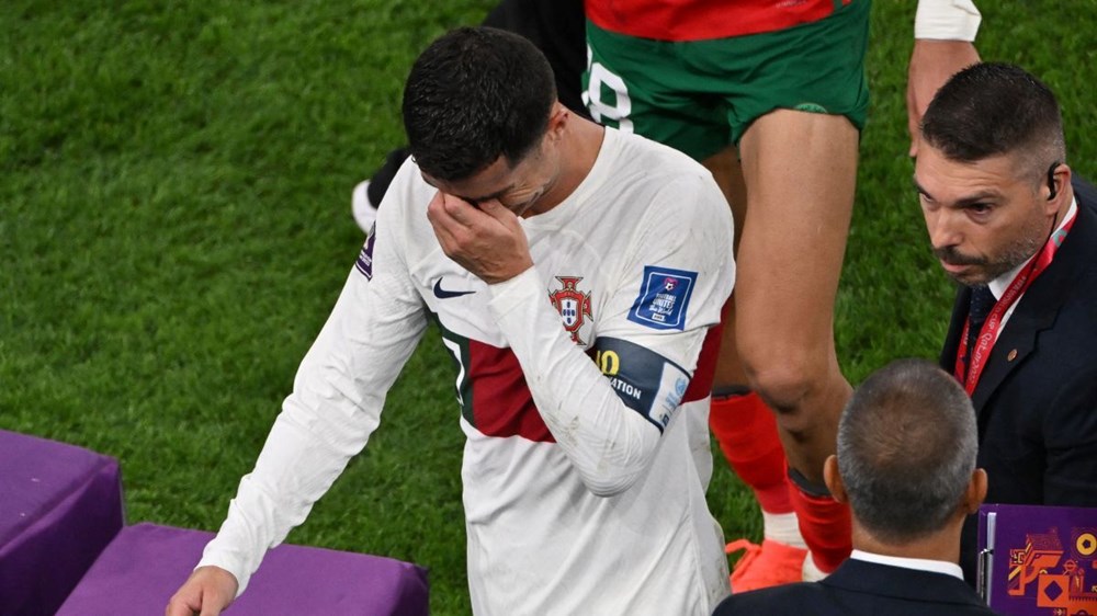 Cristiano Ronaldo için bir devir gözyaşlarıyla kapanırken sevgilisi Georgina Rodriguez'den teknik direktör Fernando Santos'a tepki - 4