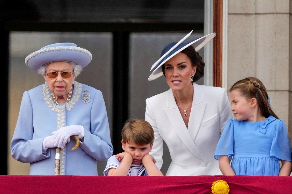 Prens Louis Kraliçe Elizabeth'in Platin Jübile kutlamasından rol çaldı - 7