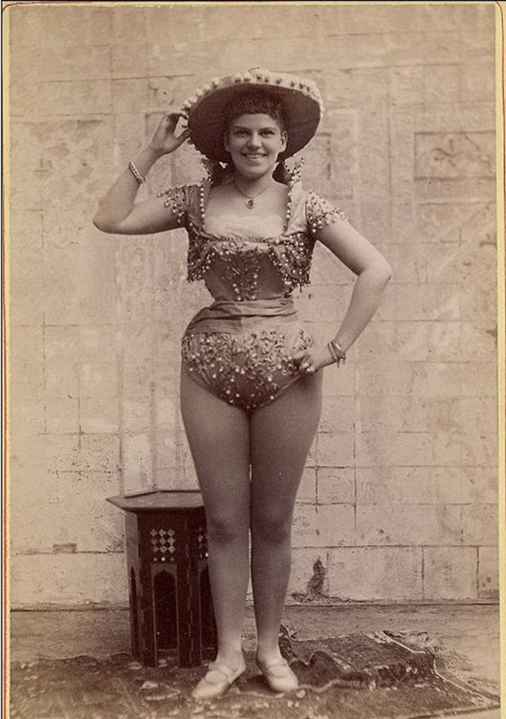 aerials çeviri Burlesque'in New York'a dönüşü üstüne - Magazin Haberleri