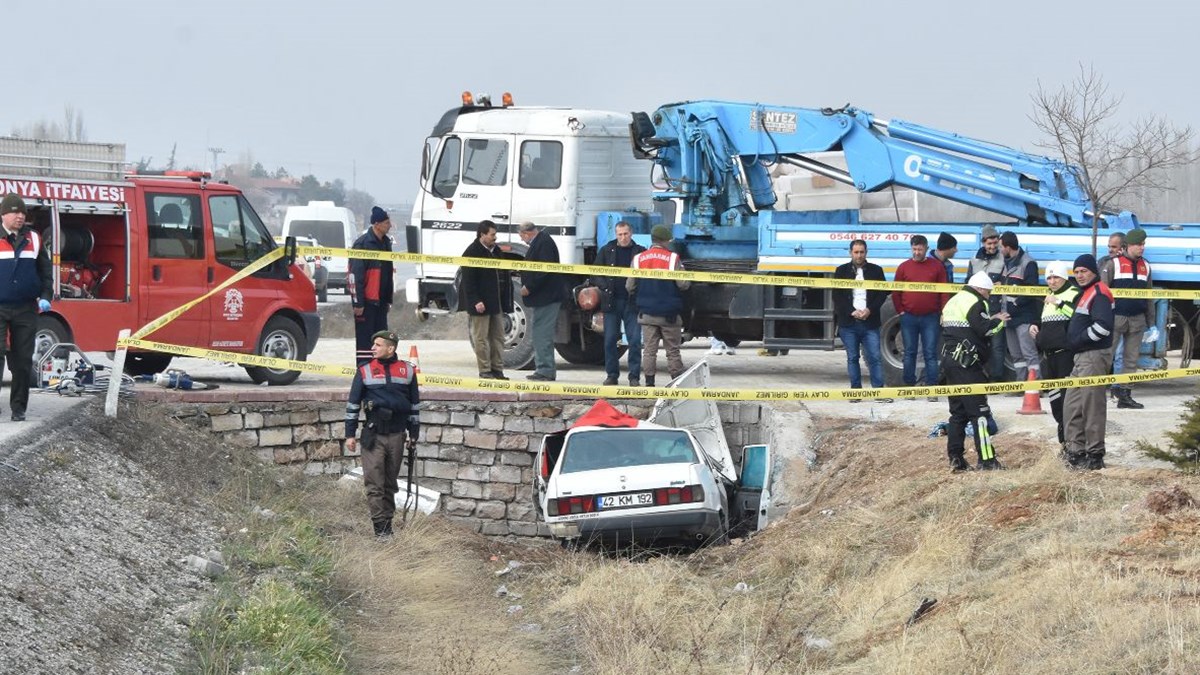 Konya Da Otomobil Menfeze Carpti 3 Olu 1 Yarali Ntv