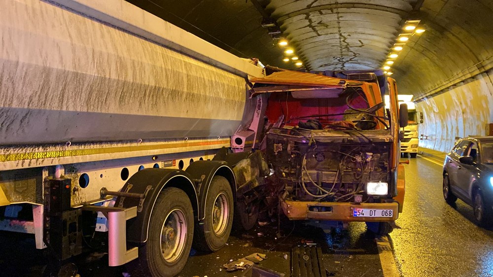 Kocaeli'de TEM Otoyolu Gültepe Tüneli'nde zincirleme kaza - 6