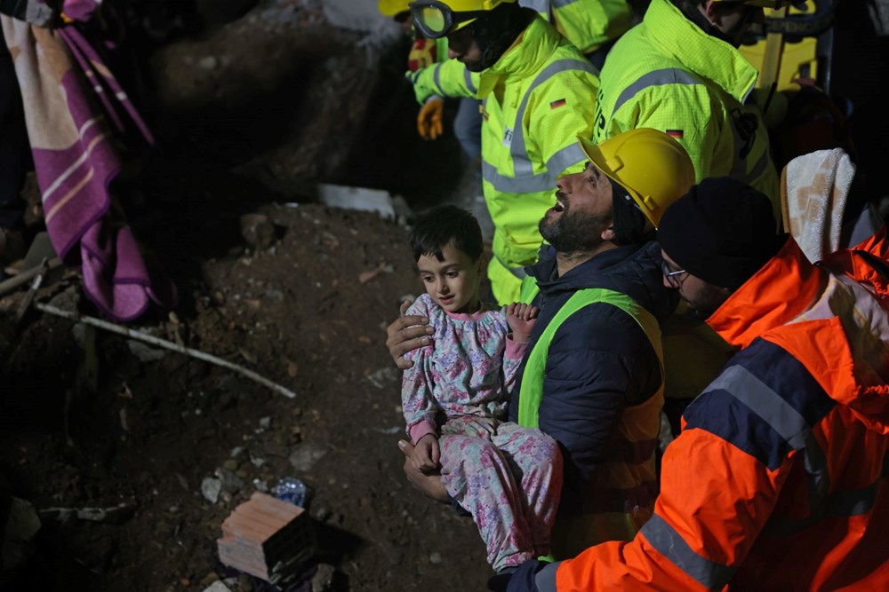 Deprem bölgesinden çarpıcı fotoğraflar - 6