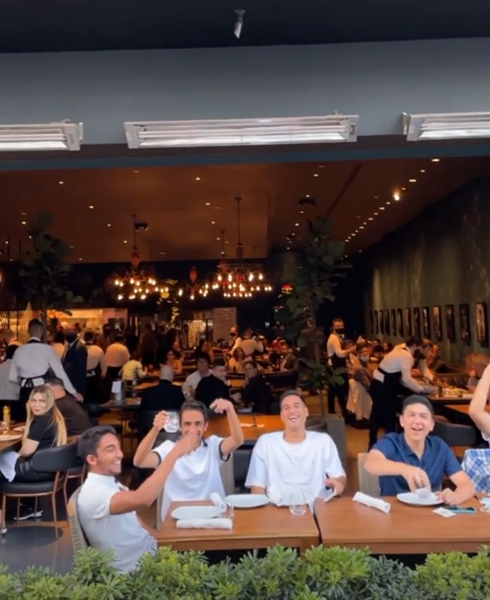 Nusret Amerika'daki beşinci restoranını Beverly Hills'te açtı - 4