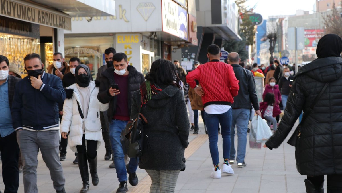 Van Valisi: Kırmızı bölgelerden öğretmenler geldi