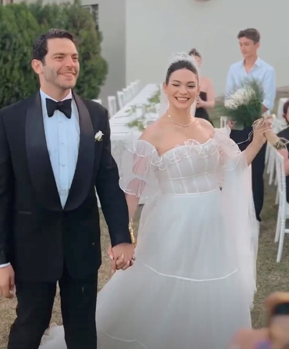 Oyuncu Beste Kökdemir'den düğün gününde bebek müjdesi - 3