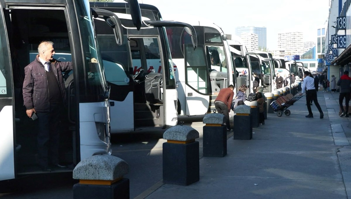 Ramazan Bayramı tatili öncesinde otobüs biletleri tükendi Ramazan Bayramı tatili öncesinde otobüs biletleri tükendi
