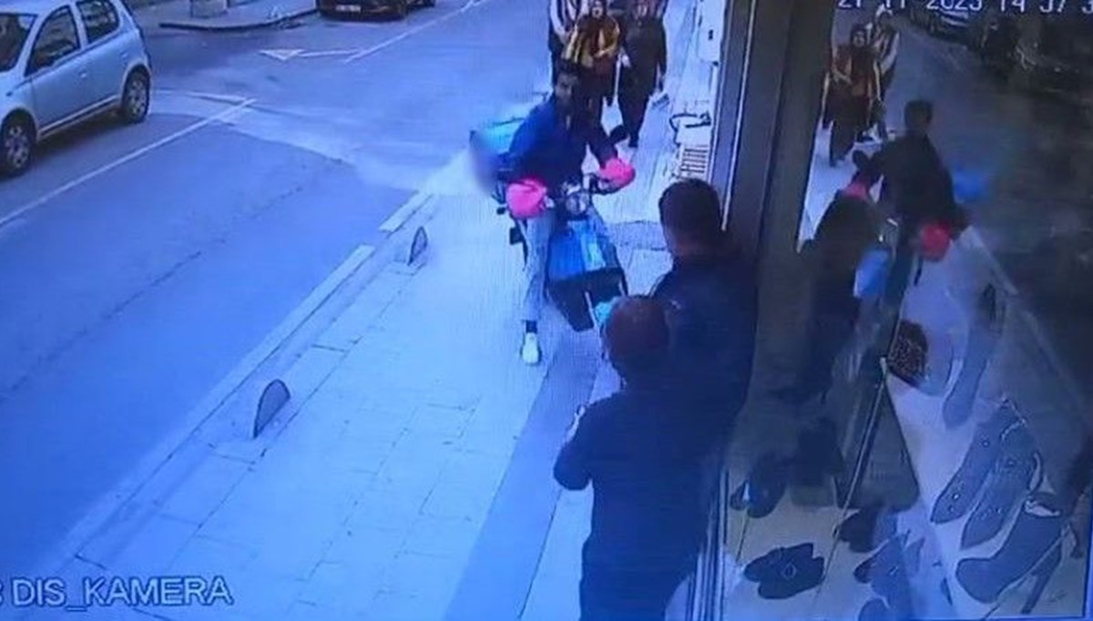 İzinsiz aldığı bisikletle kaldırımda bekleyen yayalara çarptı İzinsiz aldığı bisikletle kaldırımda bekleyen yayalara çarptı