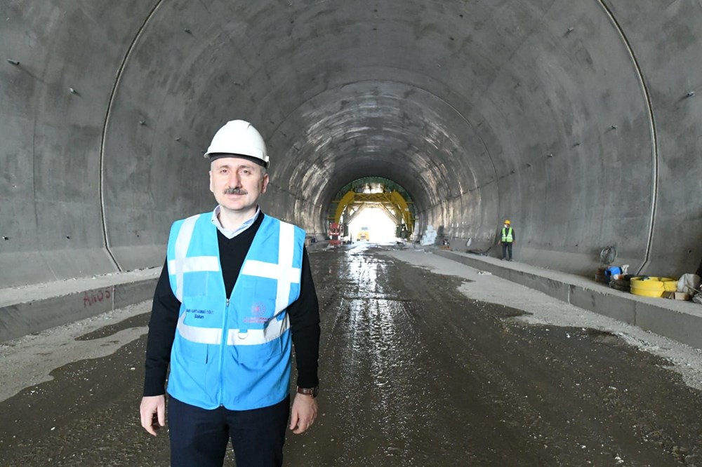 Gayrettepe-İstanbul Havalimanı Metrosu'nda ilk tren raylara indi - 2