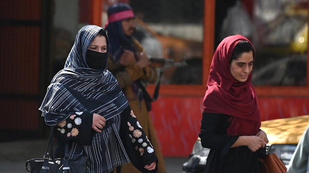 Taliban'dan genç kadına: Neden yanında bir erkek olmadan dolaşıyorsun? - 11