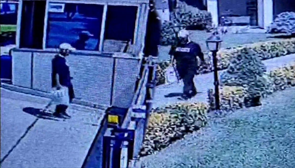 Arkadaşının ev anahtarını kopyalayıp, soygun yaptı! 197 bin 600 dolar ve 400 gram altını çaldı Arkadaşının ev anahtarını kopyalayıp, soygun yaptı! 197 bin 600 dolar ve 400 gram altını çaldı