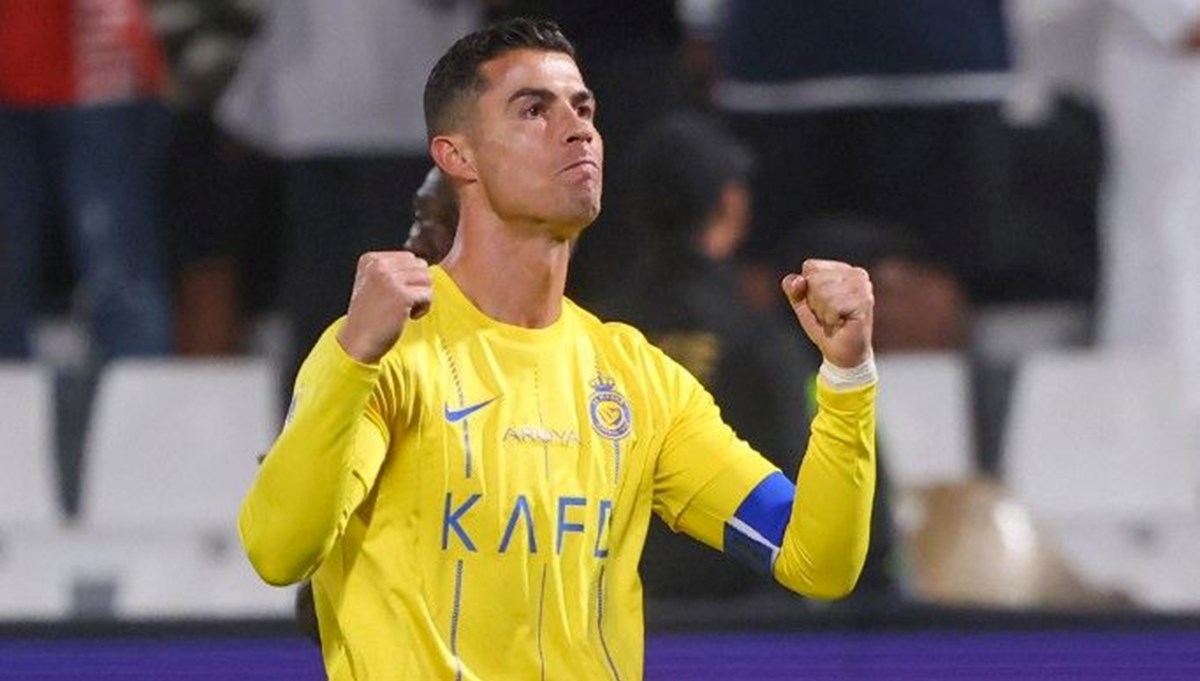 Tezahüratlara sinirlenip el hareketi yapan Ronaldo'ya ceza geliyor Tezahüratlara sinirlenip el hareketi yapan Ronaldo'ya ceza geliyor