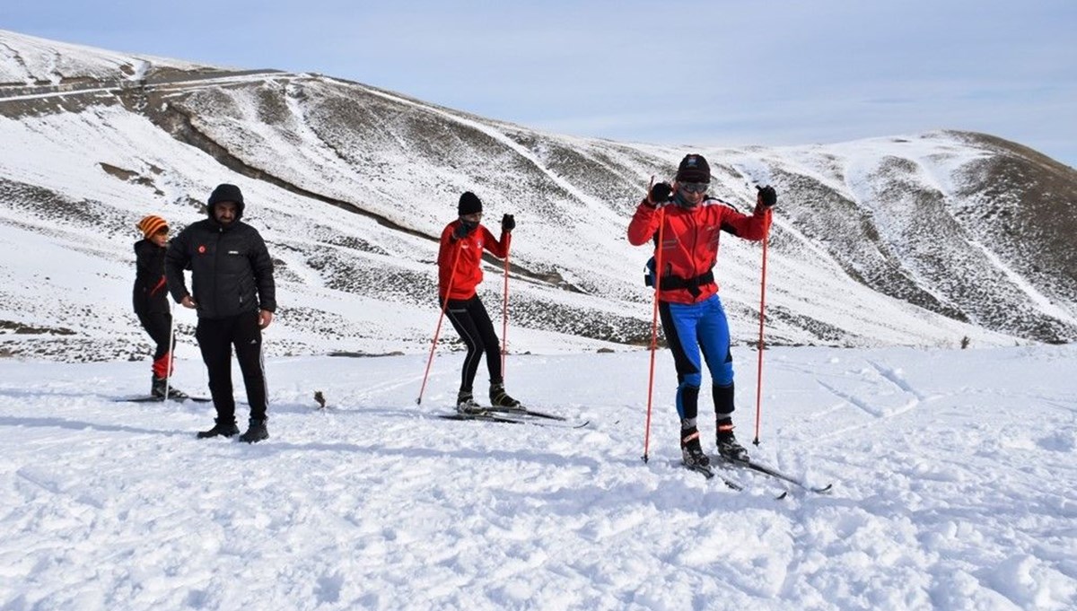 Nemrut Dağı'nda kayaklı koşu antrenmanı