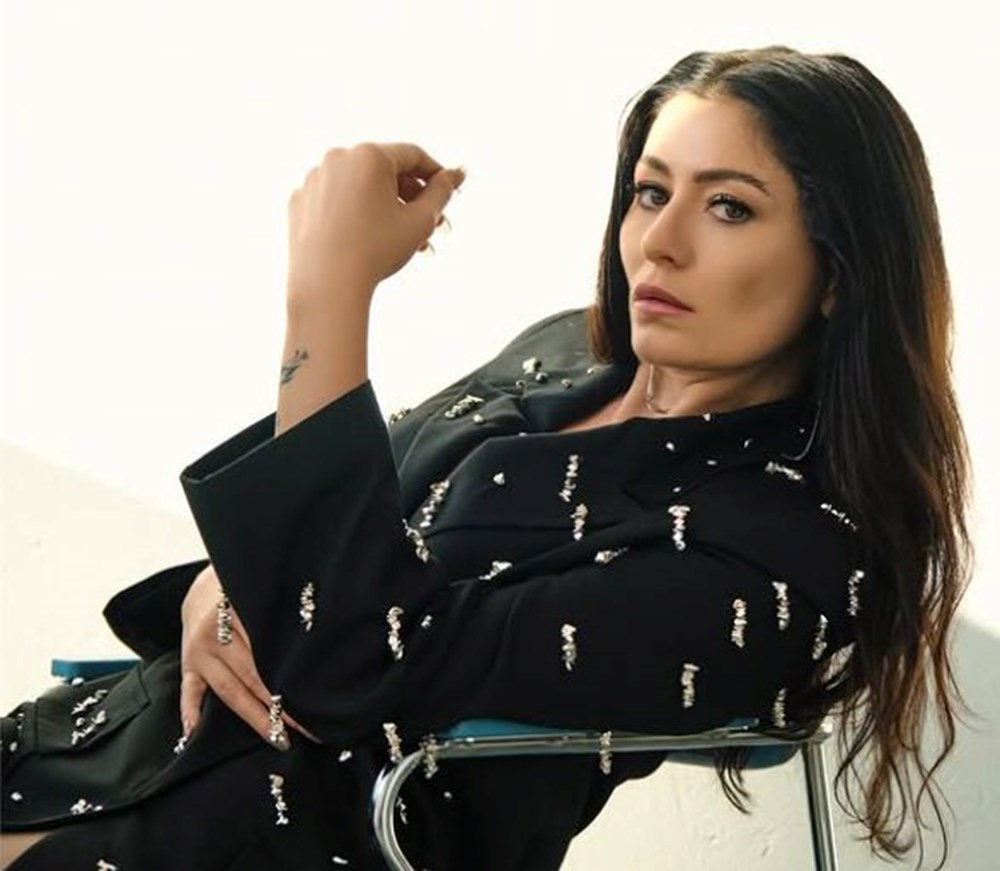 Çarpıntı dizisinin Hülya'sı Deniz Çakır'dan set pozu - 4