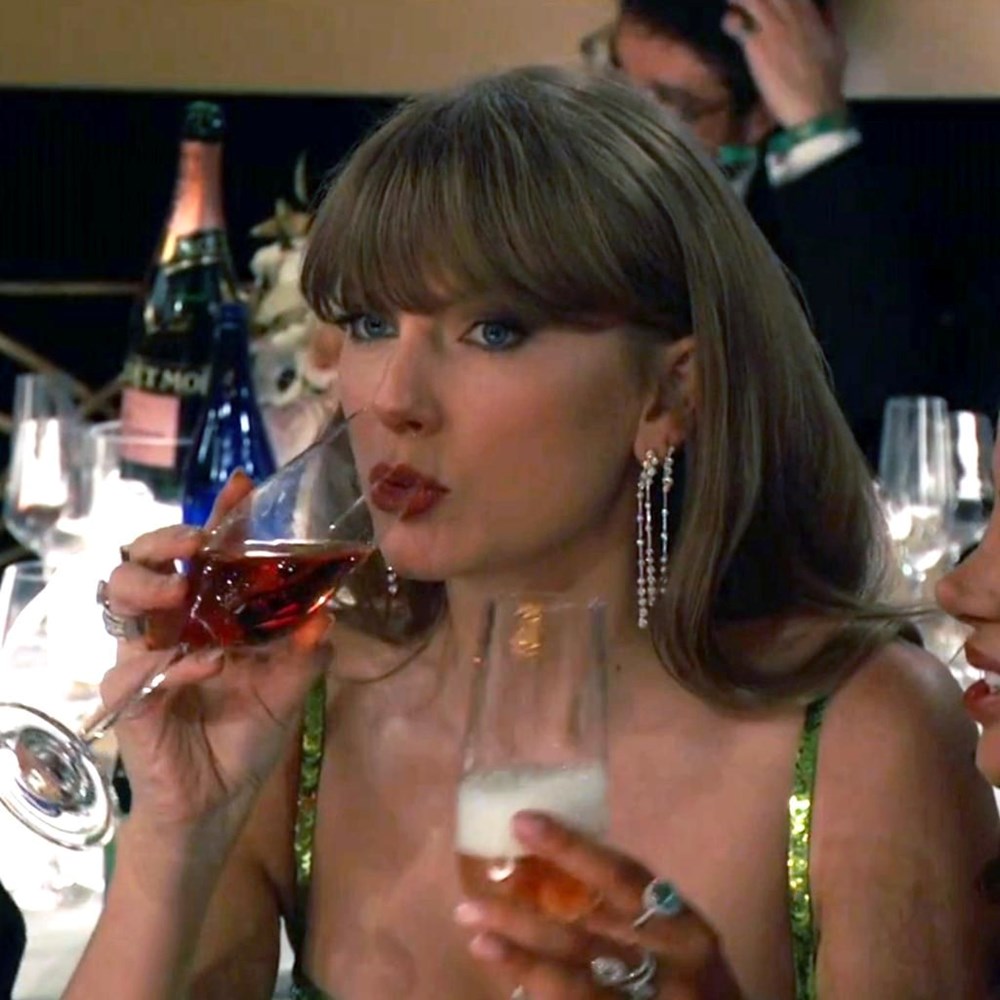 Espriye kızan Taylor Swift Altın Küre'yi terk etti - 4