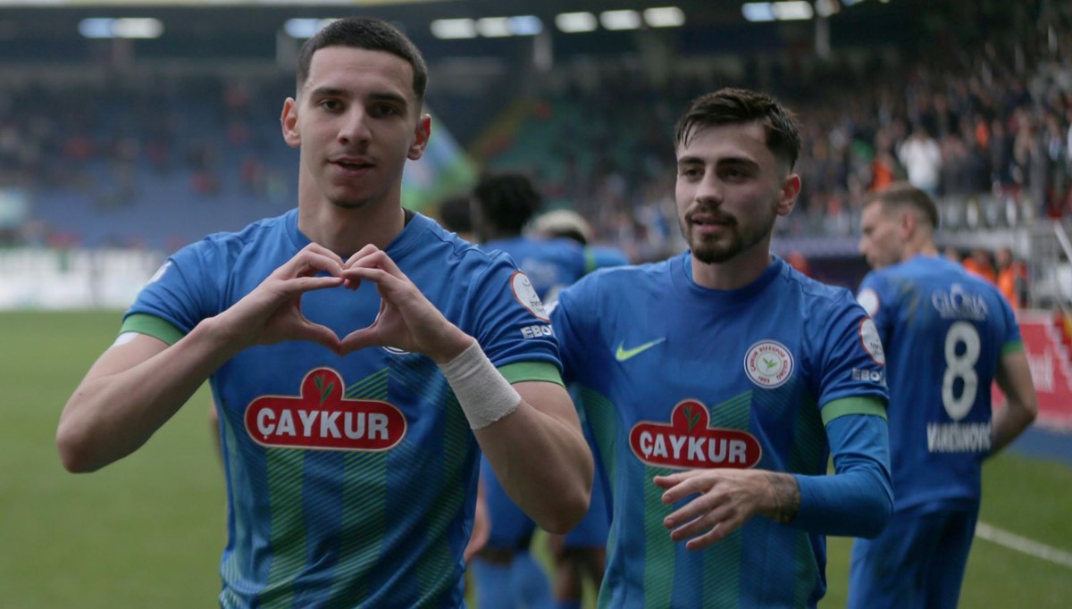 Rizespor, Antalyaspor'u 3 golle geçti Rizespor, Antalyaspor'u 3 golle geçti