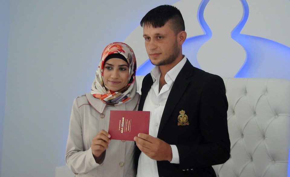 Hem kendi hem 2 oğlu Suriyeliler'le evlendi - 2