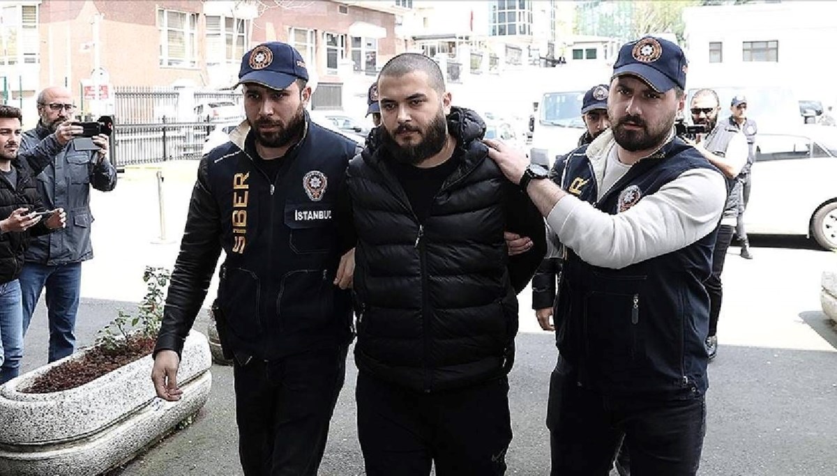 Özer, çarşafı havluya bağlayıp intihar etmiş