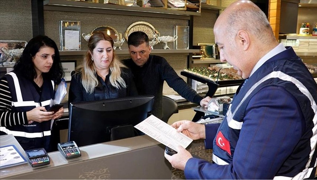 Ticaret Bakanlığı ekipleri 5 ilde kafe ve restoranları denetledi Ticaret Bakanlığı ekipleri 5 ilde kafe ve restoranları denetledi