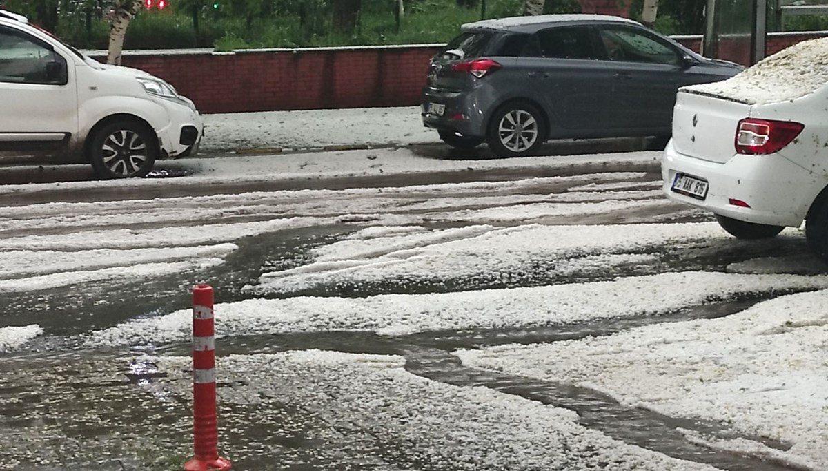 Ardahan'da dolu etkili oldu