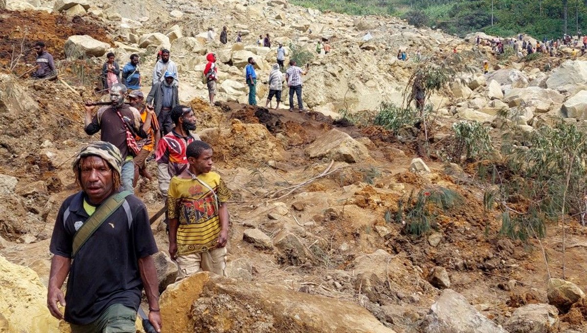 Papua Yeni Gine'de heyelan: 2 binden fazla kişi toprak altında Papua Yeni Gine'de heyelan: 2 binden fazla kişi toprak altında