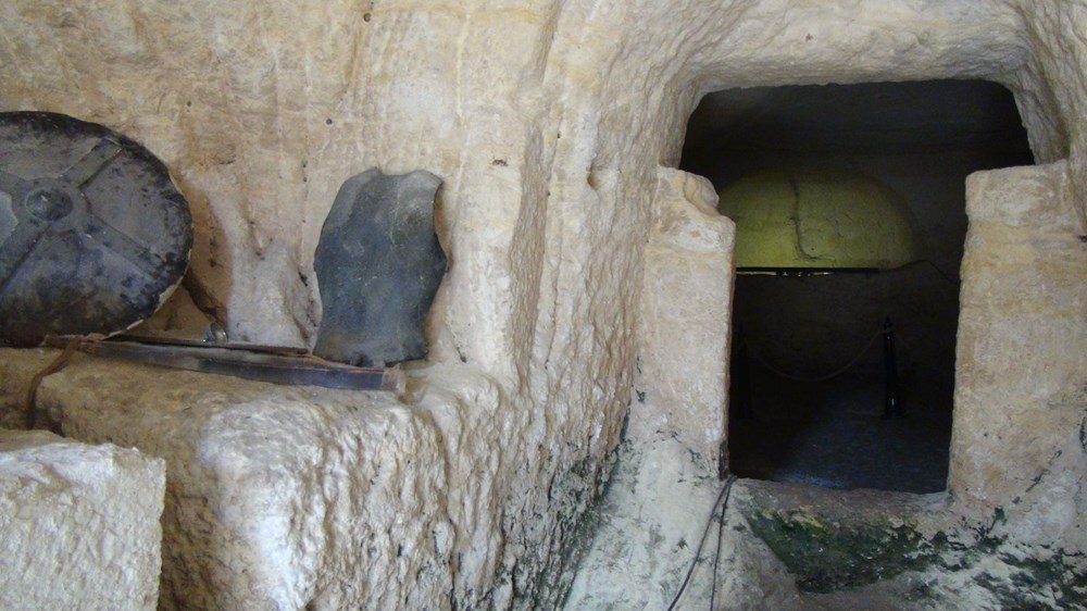 Şanlıurfa’da 2 bin yıllık tarihi kaya mezarları ziyarete açıldı - 11