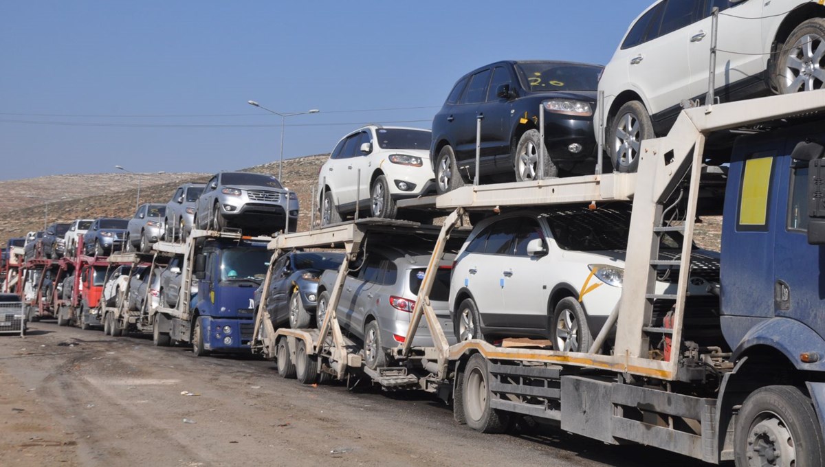 Transit geçiş ile Suriye'ye sıfır ve ikinci el araç sevkiyatında rekor Transit geçiş ile Suriye'ye sıfır ve ikinci el araç sevkiyatında rekor