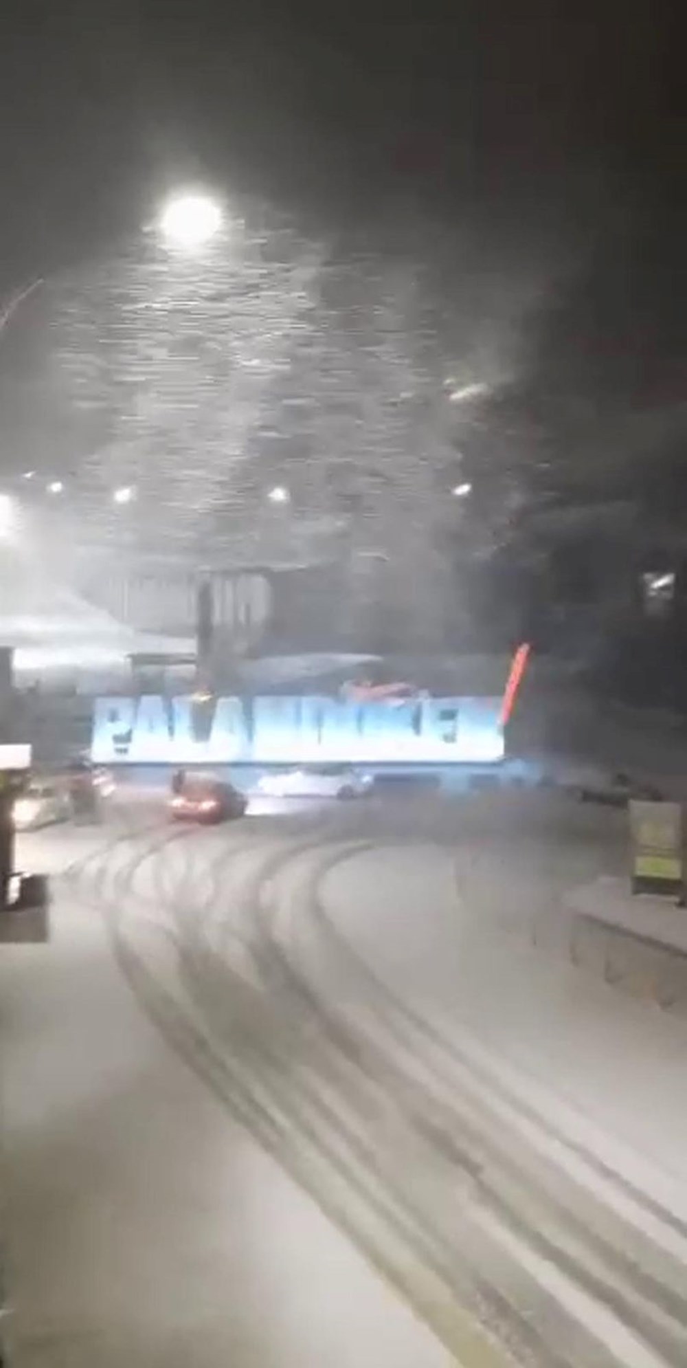 Fırtına ve kar yurdu esir aldı | 9 kişi yaşamını yitirdi, 261 yerleşim yerine ulaşım sağlanamıyor - 11